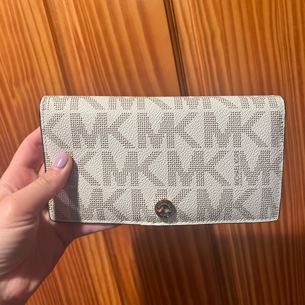 NWT MICHAEL Michael Kors Wallet